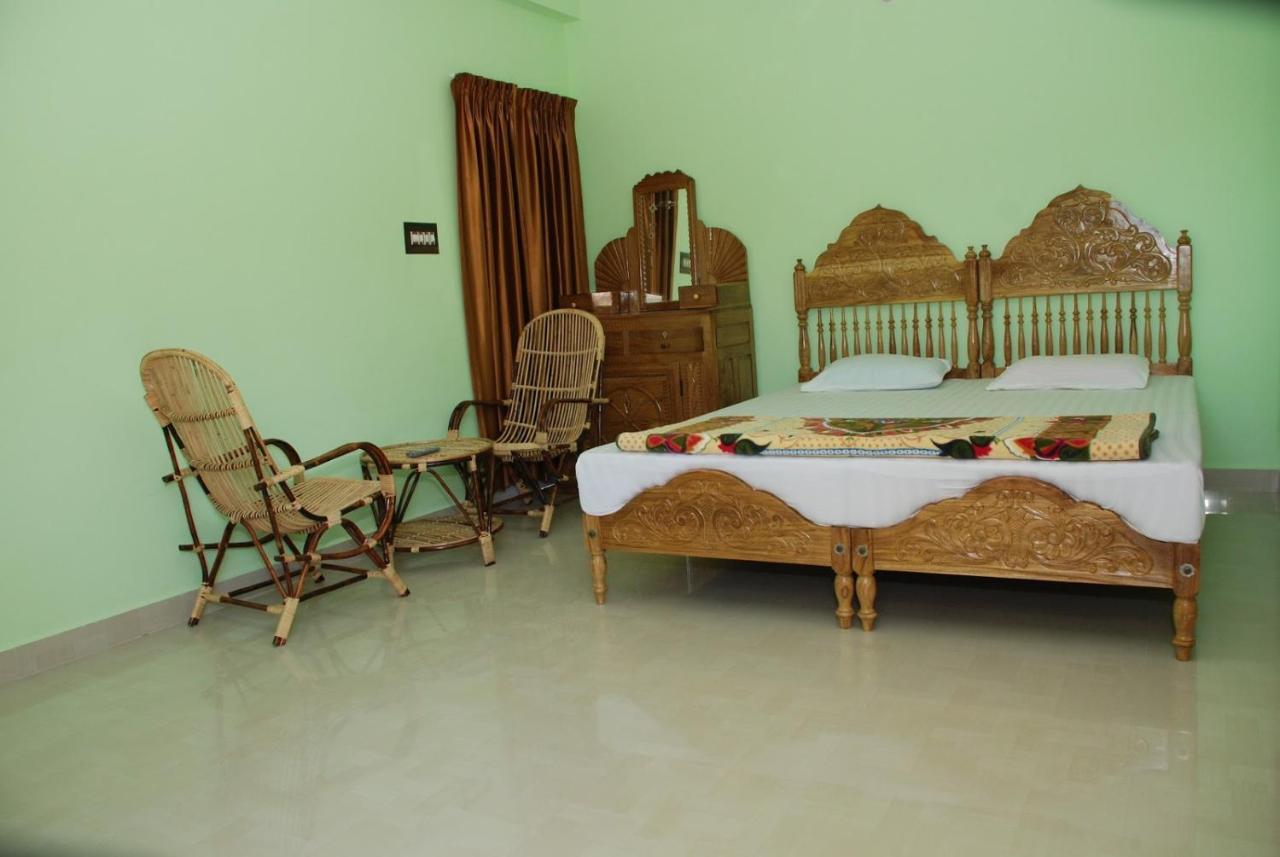 Panthalams Homestay Thekkady Exterior photo