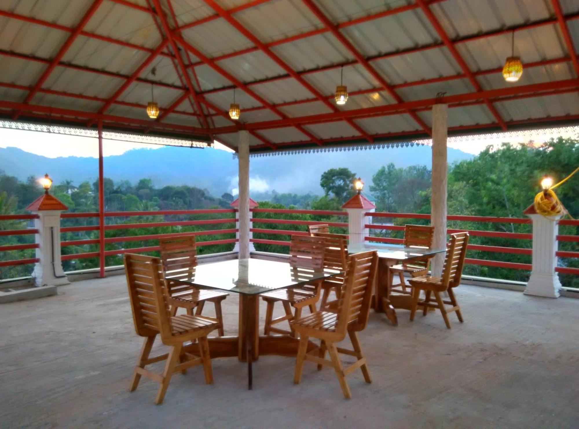 Panthalams Homestay Thekkady Exterior photo