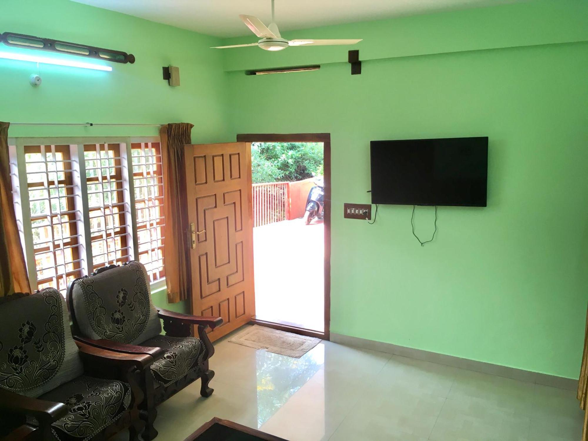 Panthalams Homestay Thekkady Exterior photo