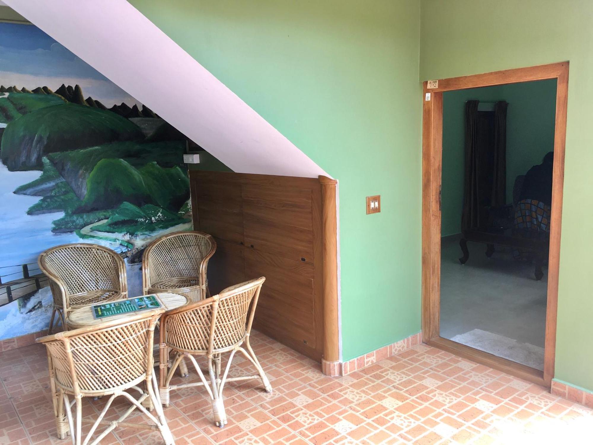 Panthalams Homestay Thekkady Exterior photo