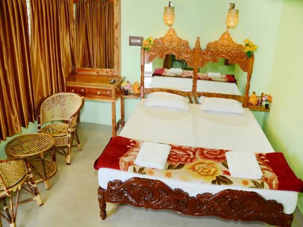Panthalams Homestay Thekkady Exterior photo